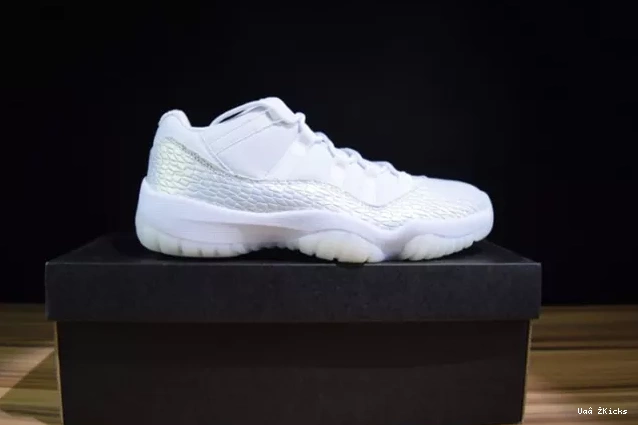 Heiress 6257 Jordan 715 White 897331- Bold Frost Low Air 11 0720